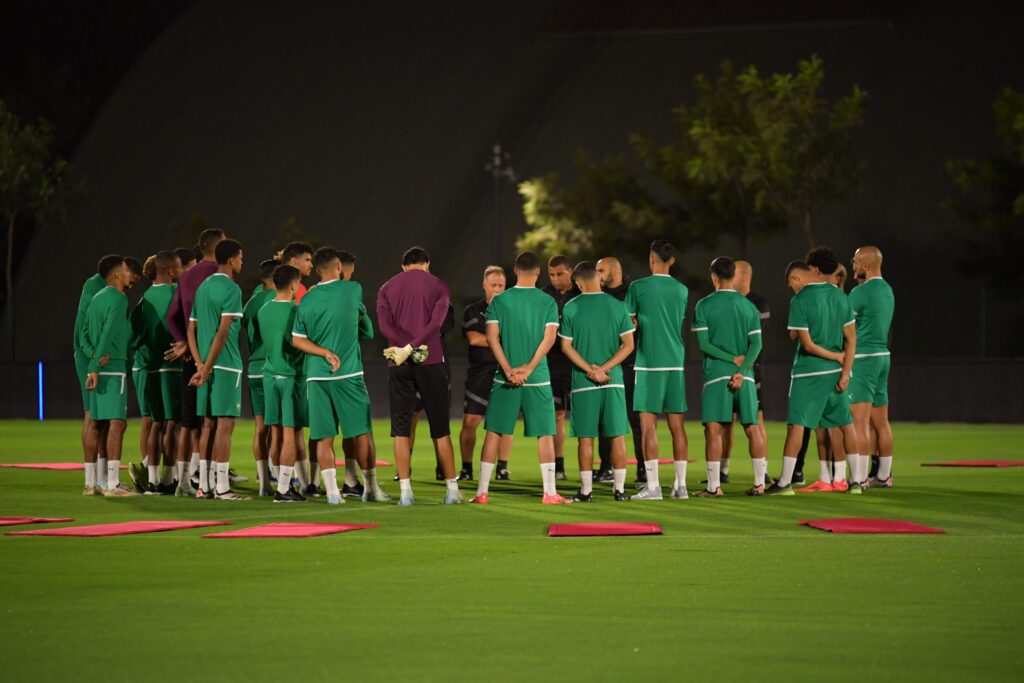 لاعبو المنتخب المغربي يلتحقون بمركب محمد السادس استعدادًا لمواجهتي تونس والبنين